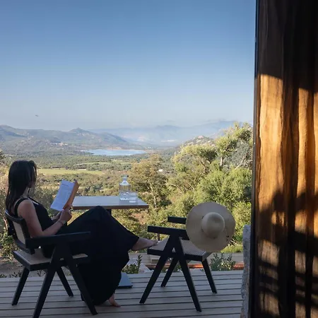 Ecodomaine & Distillerie U Viaghju Muro (Corsica)