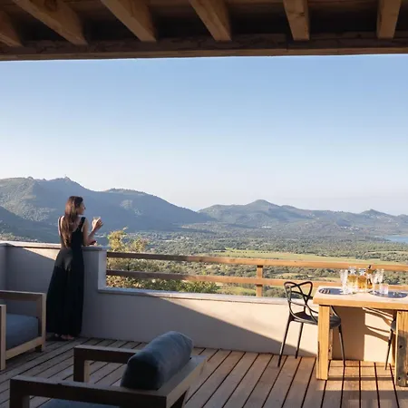 Ecodomaine & Distillerie U Viaghju Muro (Corsica)