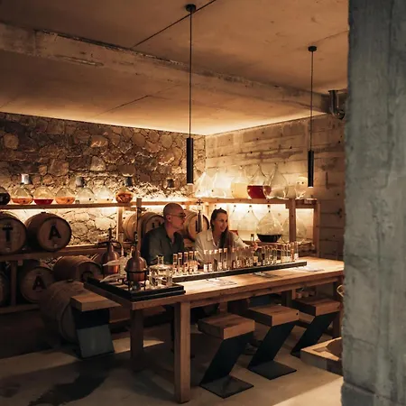 Ecodomaine & Distillerie U Viaghju 4*