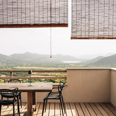 Ecodomaine & Distillerie U Viaghju 4*