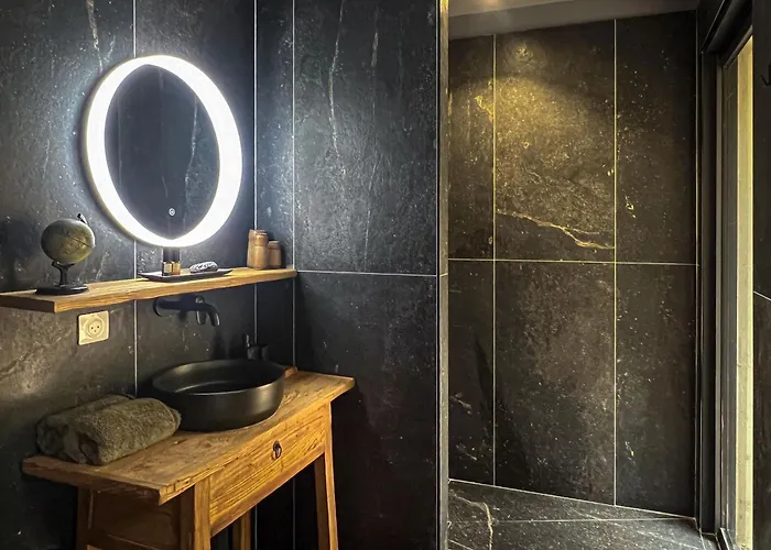 Ecodomaine & Distillerie U Viaghju Muro (Corsica)